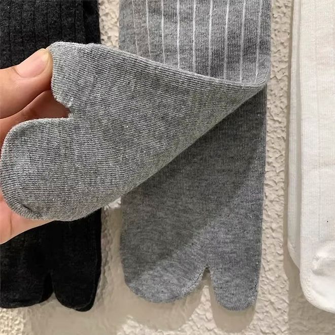 tabisockor, bomullssockor, vintersockor, sockor med separerade tår